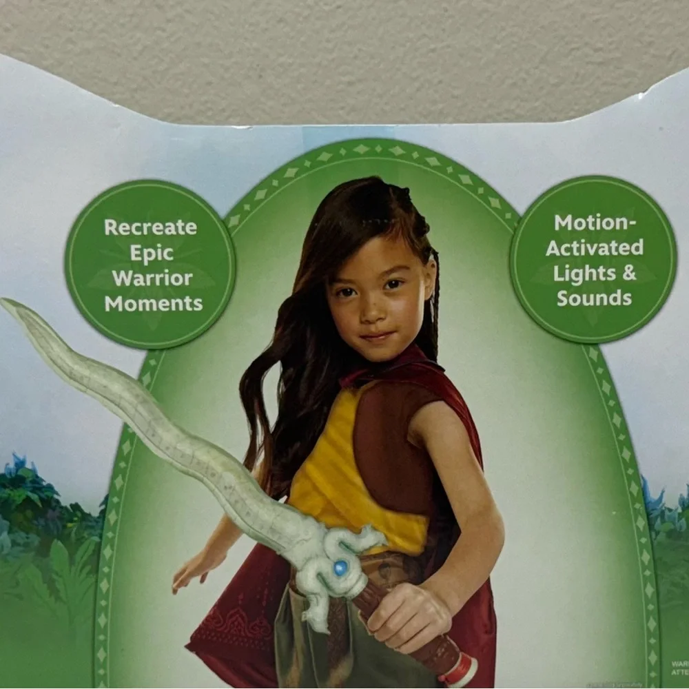 Disney Raya and the Last Dragon Sword Action Adventure Blade w/ Lights Sounds